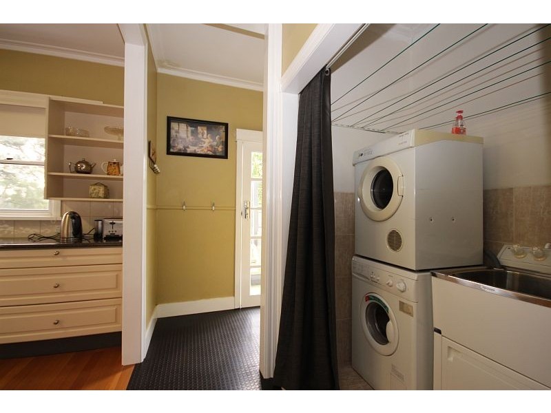 205 Lylia Avenue, Mount Clear VIC 3350