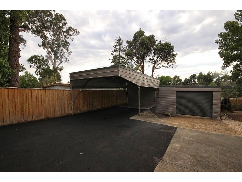 205 Lylia Avenue, Mount Clear VIC 3350