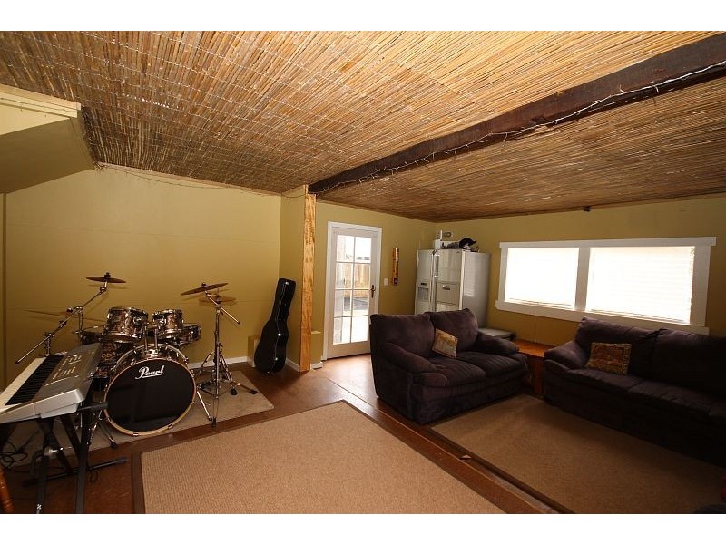 205 Lylia Avenue, Mount Clear VIC 3350