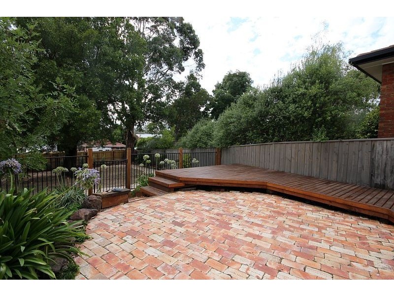 205 Lylia Avenue, Mount Clear VIC 3350