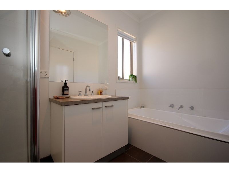 5 Oxley Bend, Alfredton VIC 3350