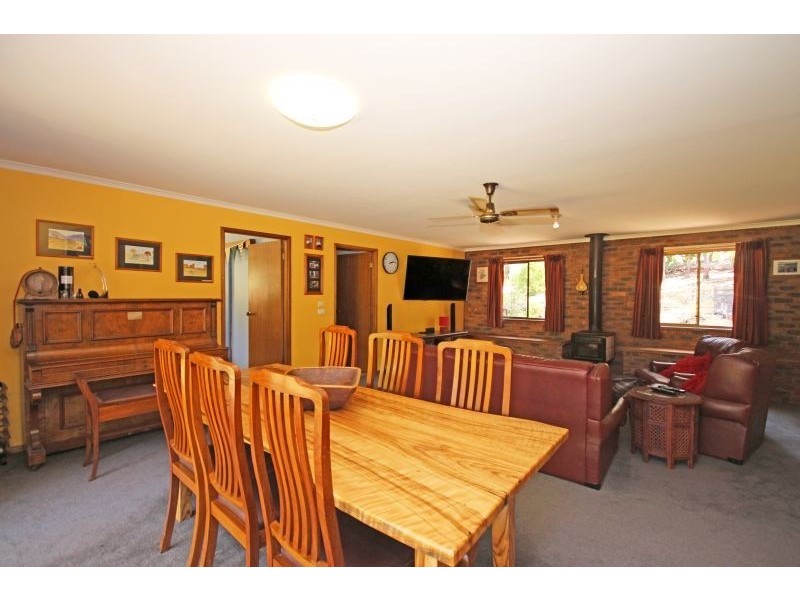 63 Cockatoo Road, Lal Lal VIC 3352