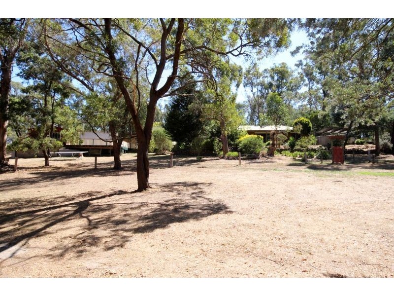 63 Cockatoo Road, Lal Lal VIC 3352