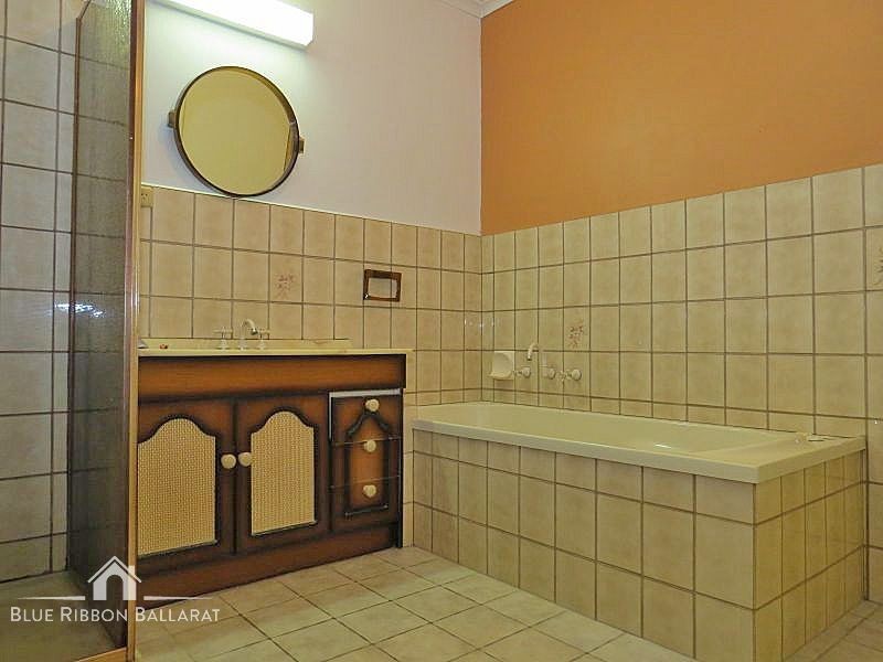 99 Cockatoo Road, Lal Lal VIC 3352