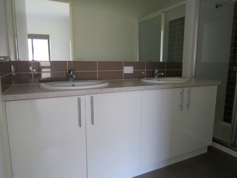 39 Ascot Gardens Drive, Delacombe VIC 3356