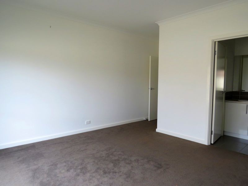 39 Ascot Gardens Drive, Delacombe VIC 3356