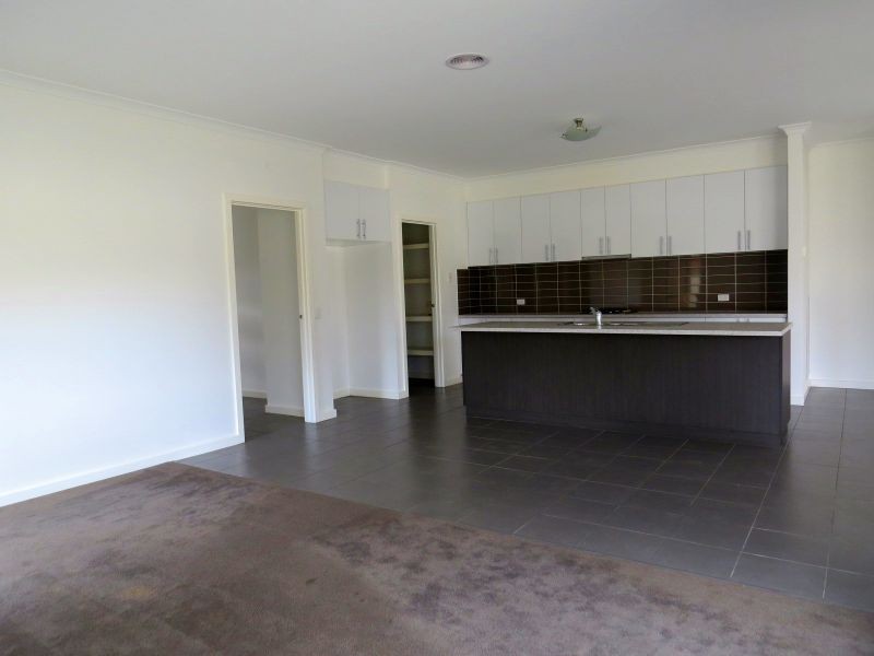 39 Ascot Gardens Drive, Delacombe VIC 3356