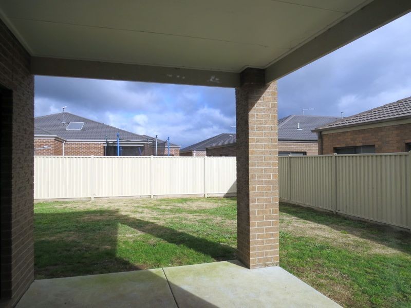 39 Ascot Gardens Drive, Delacombe VIC 3356