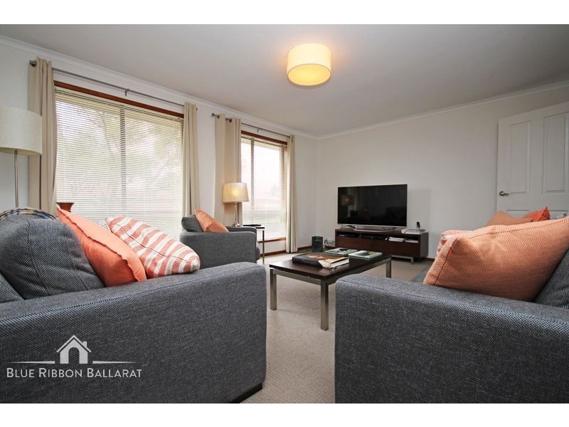 1/24 Bradby Avenue, Mount Clear VIC 3350
