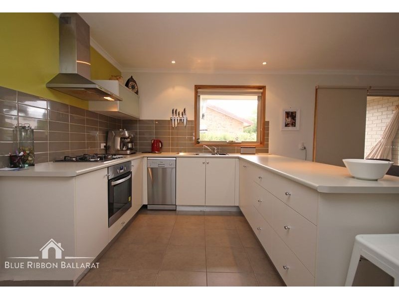 1/24 Bradby Avenue, Mount Clear VIC 3350