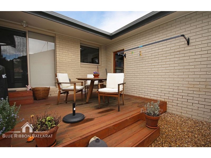 1/24 Bradby Avenue, Mount Clear VIC 3350