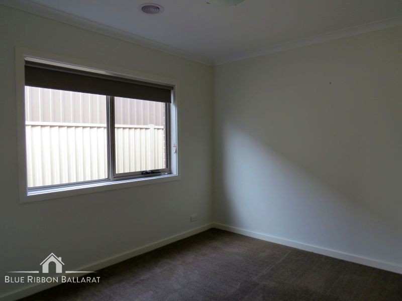 37 Ascot Gardens Drive, Delacombe VIC 3356