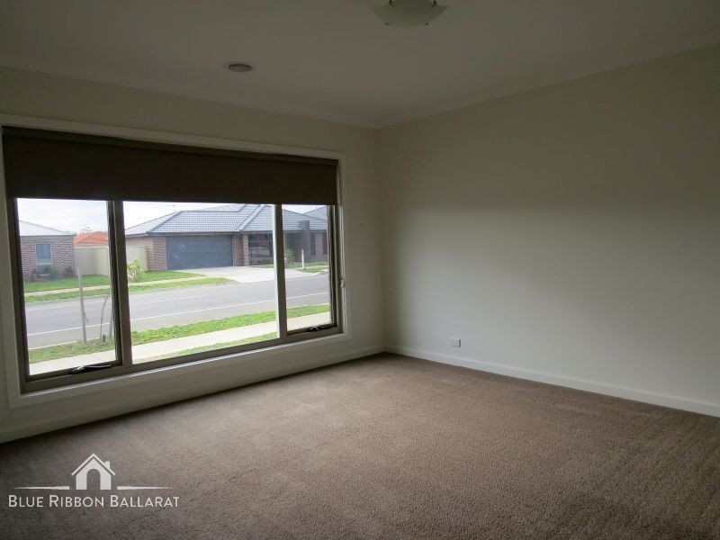 37 Ascot Gardens Drive, Delacombe VIC 3356