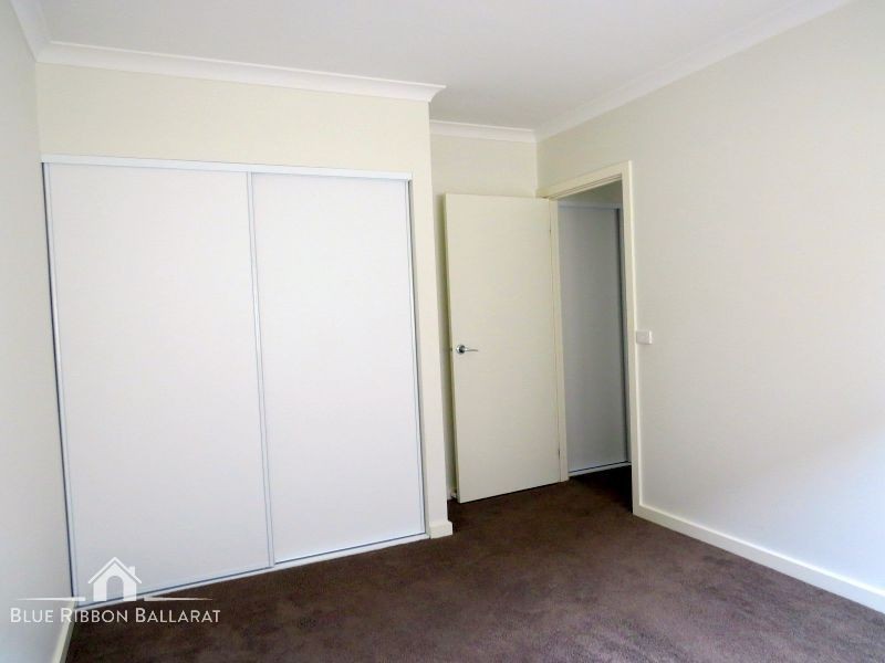 37 Ascot Gardens Drive, Delacombe VIC 3356