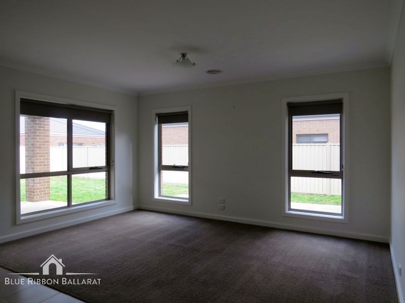 37 Ascot Gardens Drive, Delacombe VIC 3356