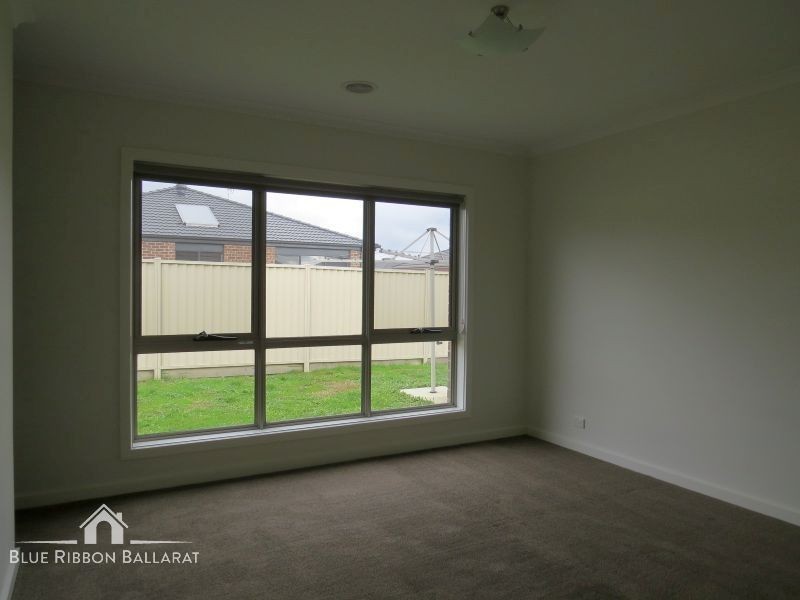 37 Ascot Gardens Drive, Delacombe VIC 3356