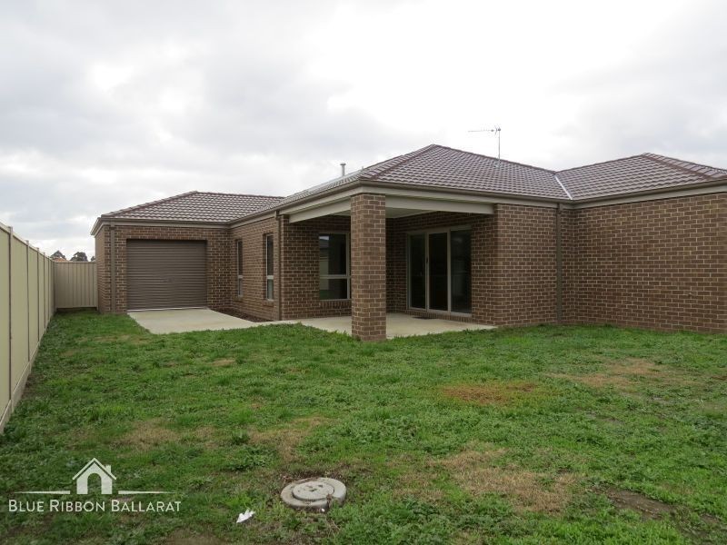 37 Ascot Gardens Drive, Delacombe VIC 3356