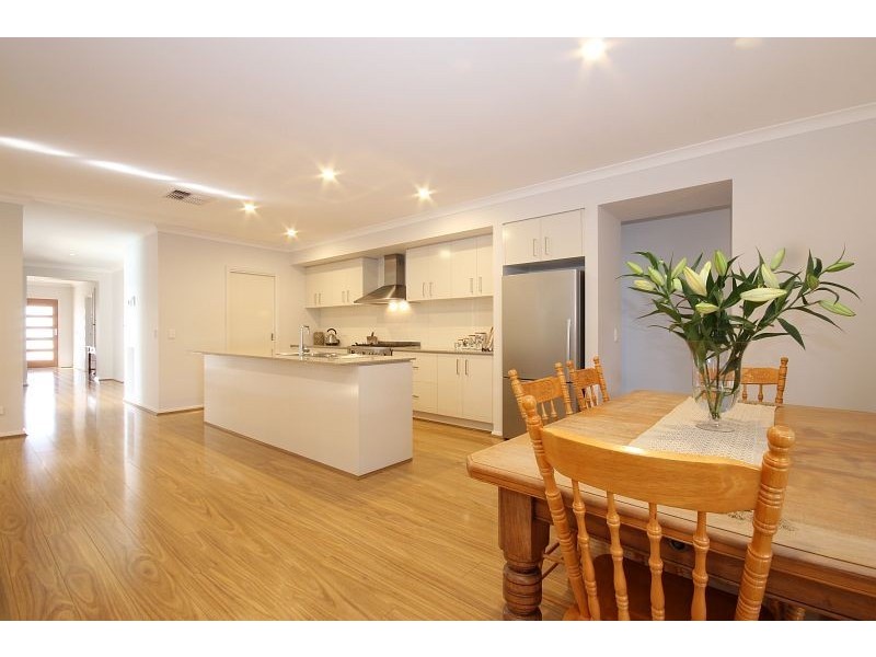 8 Carrum Street, Alfredton VIC 3350