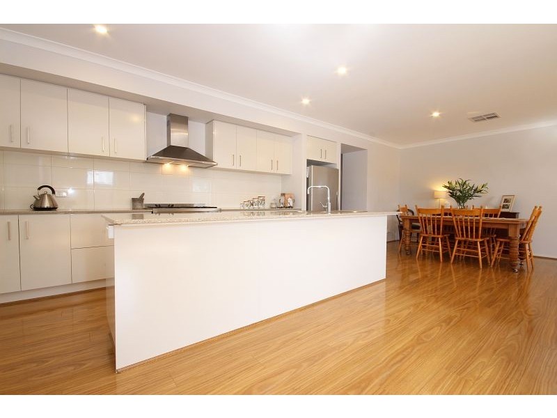 8 Carrum Street, Alfredton VIC 3350