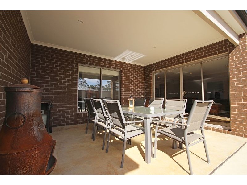 8 Carrum Street, Alfredton VIC 3350