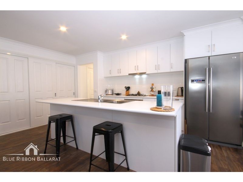 9 Heppner Court, Sebastopol VIC 3356