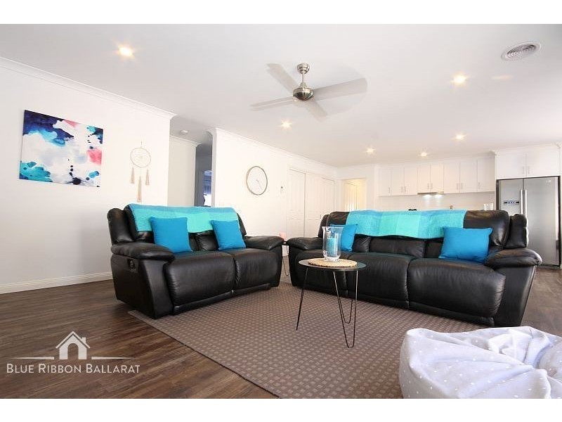 9 Heppner Court, Sebastopol VIC 3356