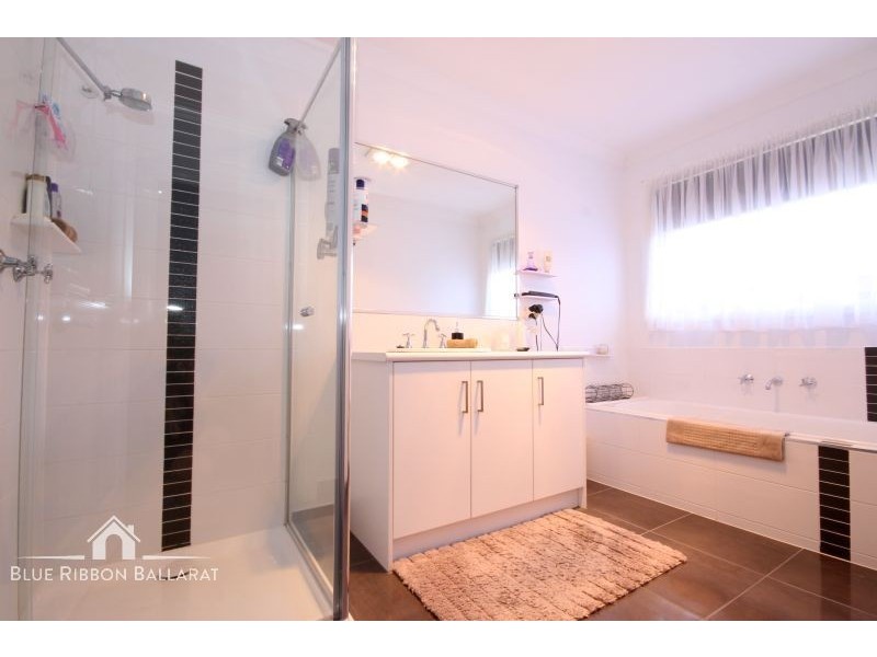 9 Heppner Court, Sebastopol VIC 3356