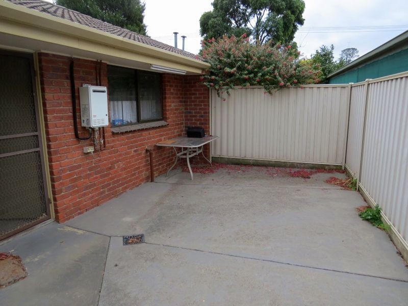 2/11 Iona Drive, Sebastopol VIC 3356