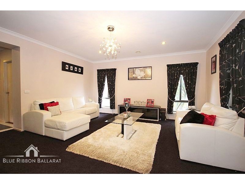 16 Carbine Drive, Alfredton VIC 3350