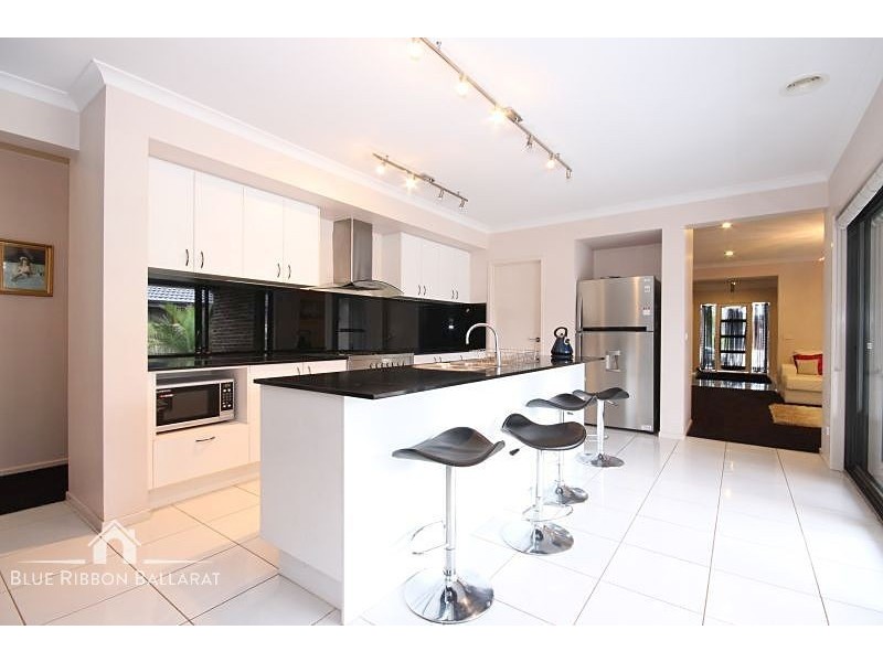 16 Carbine Drive, Alfredton VIC 3350