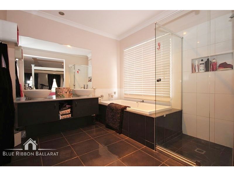 16 Carbine Drive, Alfredton VIC 3350