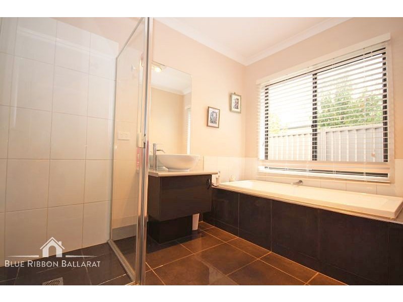 16 Carbine Drive, Alfredton VIC 3350