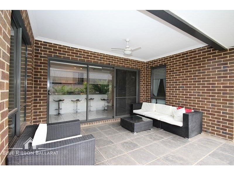 16 Carbine Drive, Alfredton VIC 3350