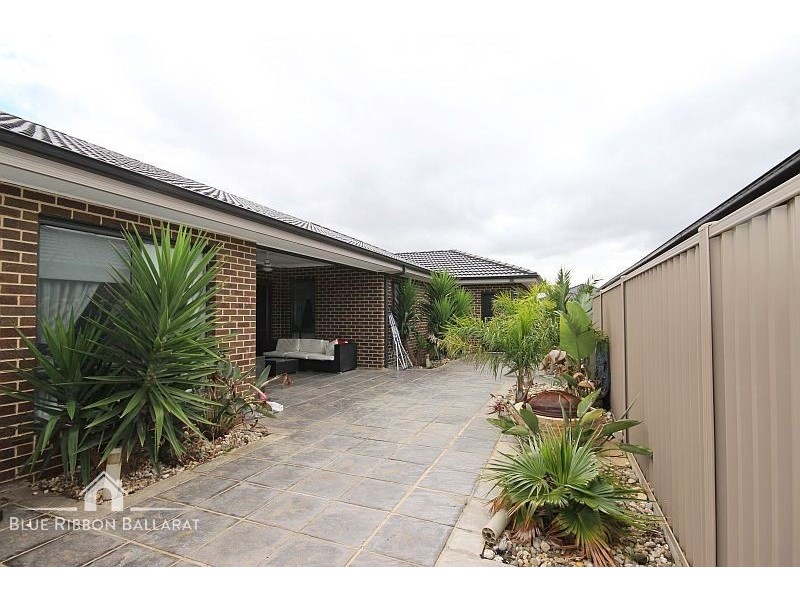 16 Carbine Drive, Alfredton VIC 3350