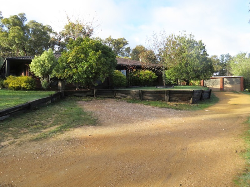 50 Bull In Court, Haddon VIC 3351