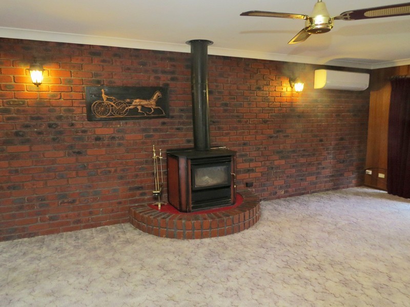 50 Bull In Court, Haddon VIC 3351