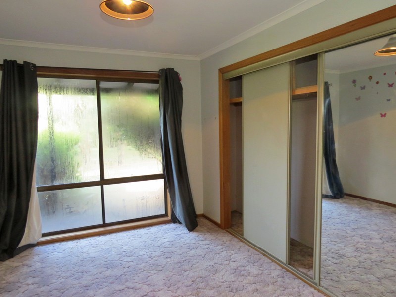 50 Bull In Court, Haddon VIC 3351