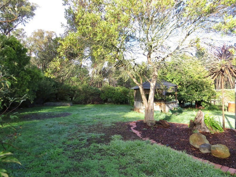 50 Bull In Court, Haddon VIC 3351