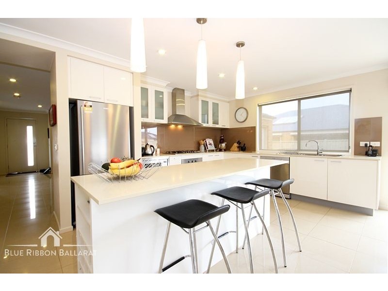 4 Eastview Court, Sebastopol VIC 3356