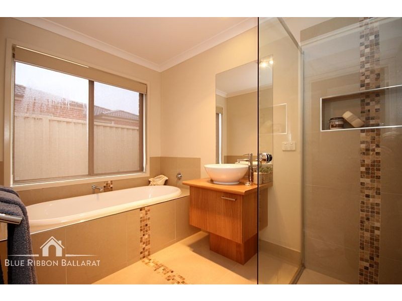 4 Eastview Court, Sebastopol VIC 3356