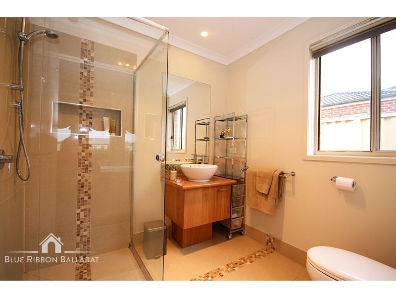 4 Eastview Court, Sebastopol VIC 3356