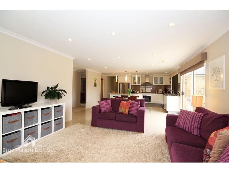 4 Eastview Court, Sebastopol VIC 3356