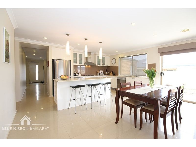 4 Eastview Court, Sebastopol VIC 3356