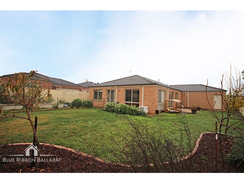 4 Eastview Court, Sebastopol VIC 3356