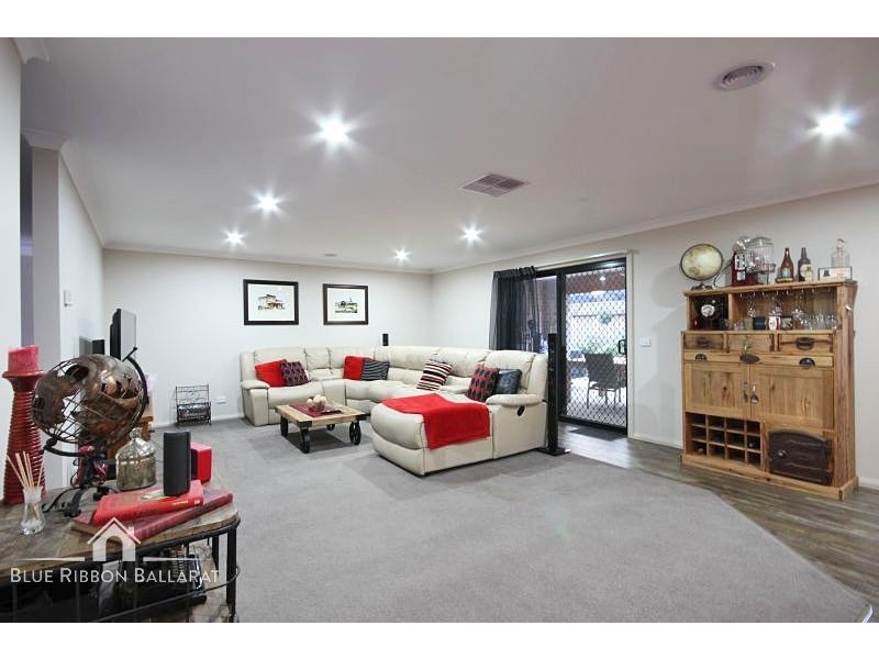 18 Annmaree Drive, Delacombe VIC 3356