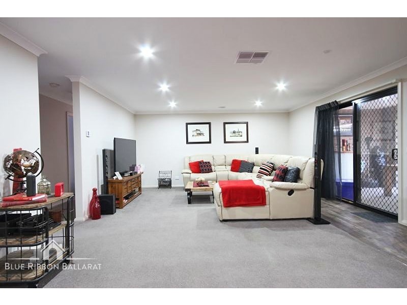 18 Annmaree Drive, Delacombe VIC 3356