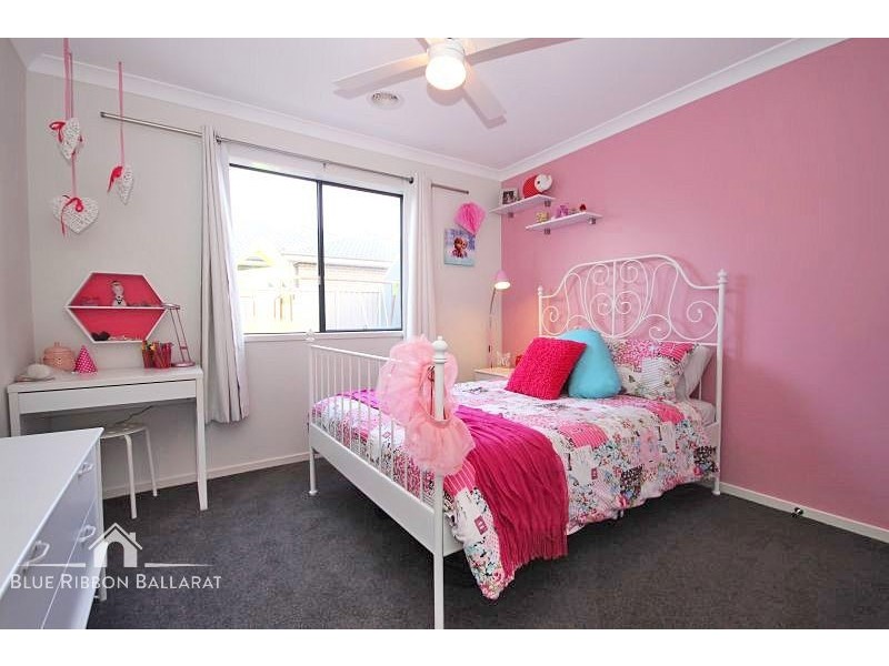 9 Yorkdale Boulevard, Delacombe VIC 3356