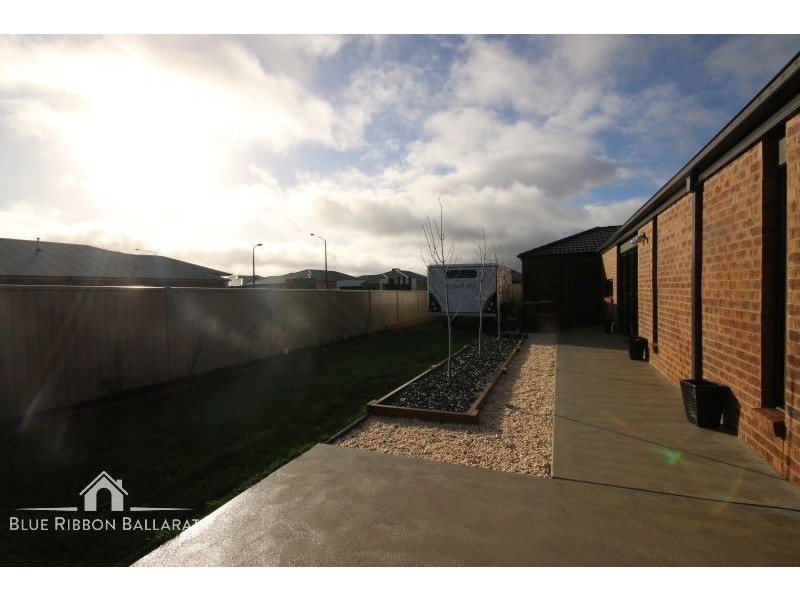 9 Yorkdale Boulevard, Delacombe VIC 3356