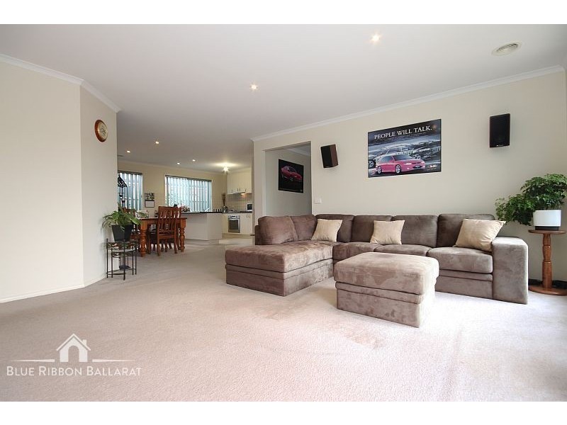 3 Barton Close, Delacombe VIC 3356