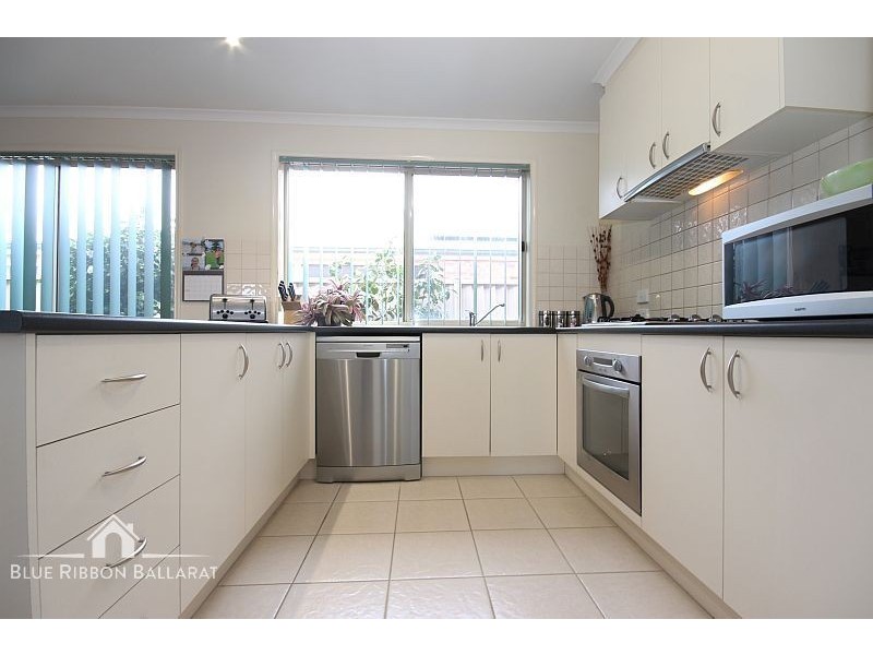 3 Barton Close, Delacombe VIC 3356